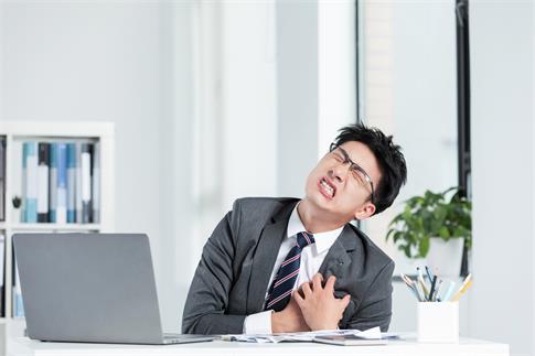 1684373454634310.jpg 攝圖網_501543430_banner_工作勞累心臟疼痛的商務男性(非企業商用).jpg