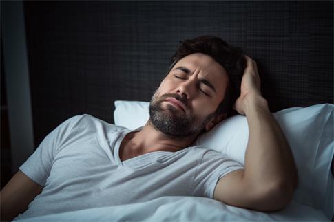 1690764787214309.jpg 攝圖網_600167875_banner_失眠犯困的男人(企業商用).jpg