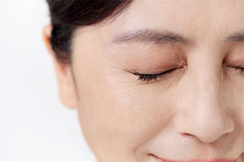 1698191245147940.jpg 攝圖網(wǎng)_507718713_banner_中年女性的眼角細(xì)紋(企業(yè)商用).jpg