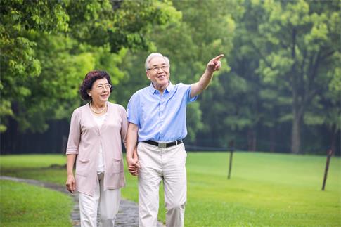 1708310585736476.jpg 攝圖網_501408307_banner_老年夫婦早晨戶外散步(企業商用).jpg